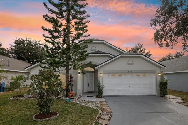 221 Garberia Drive, DAVENPORT