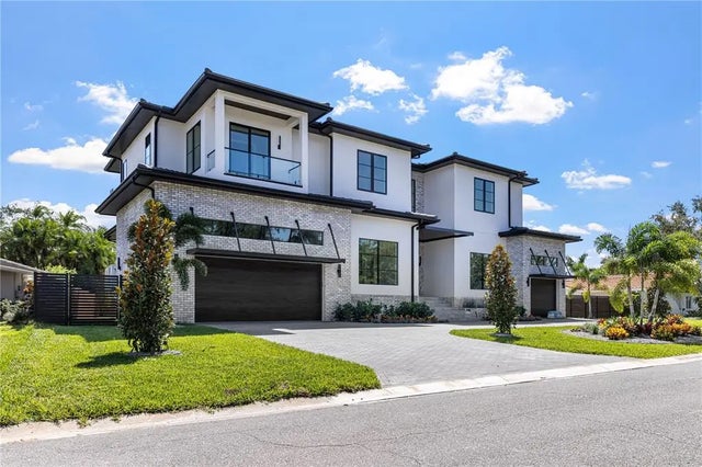 944 31st Terrace Ne, ST PETERSBURG