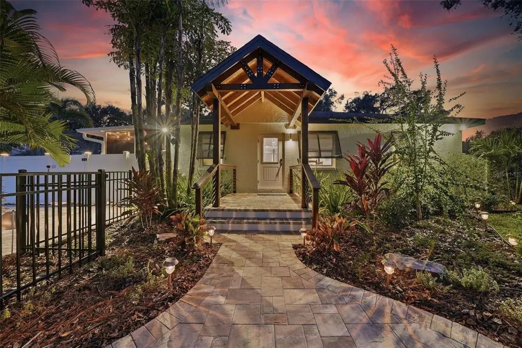 1830 Main Street, SAFETY HARBOR