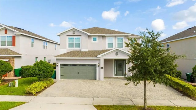 211 Falls Drive, KISSIMMEE