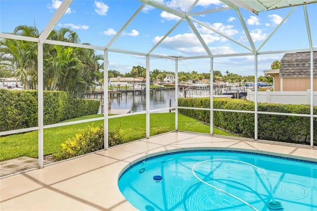 4201 10th Street Ne, ST PETERSBURG