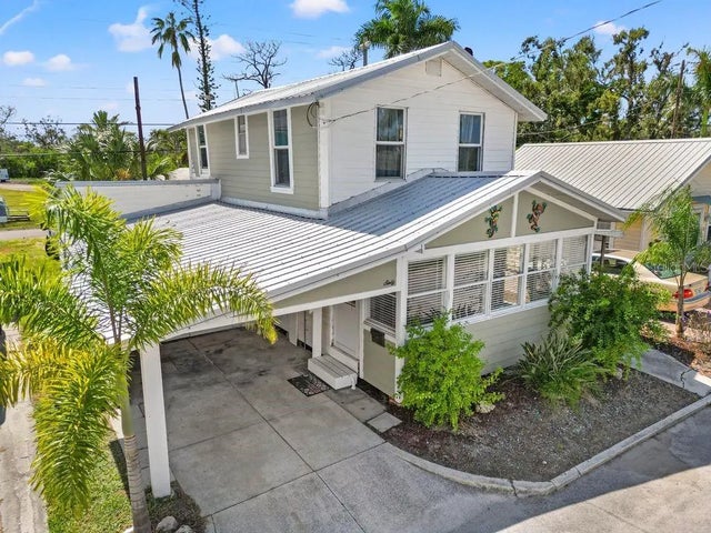 60 Braden Castle Drive, BRADENTON