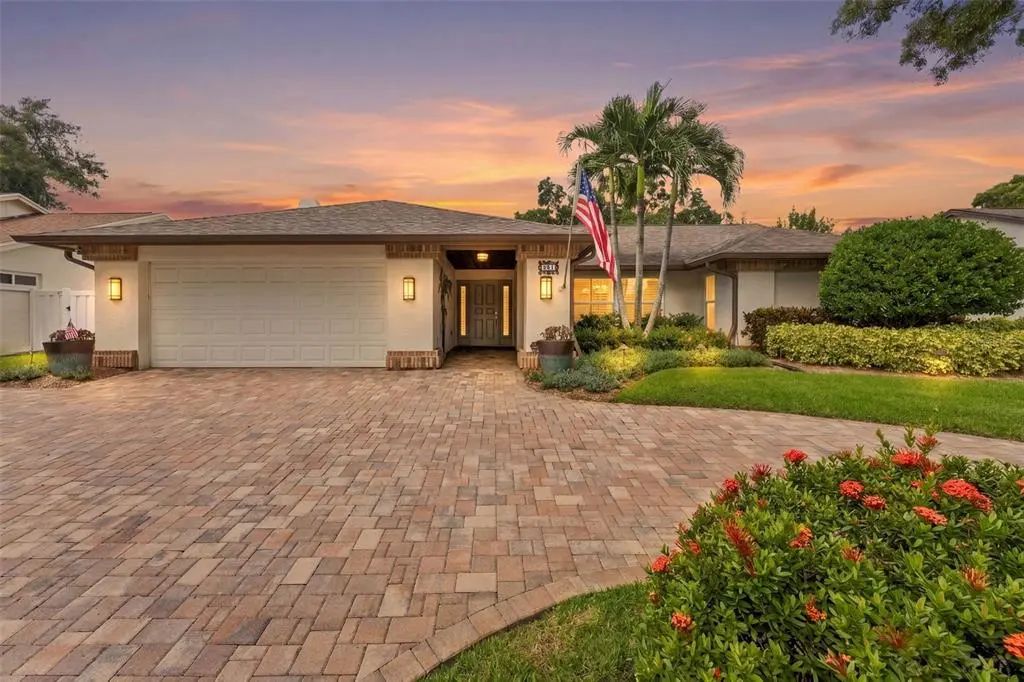 531 Walker Road, SAFETY HARBOR