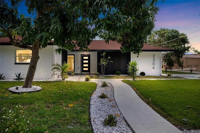 2306 S San Jose Circle, TAMPA