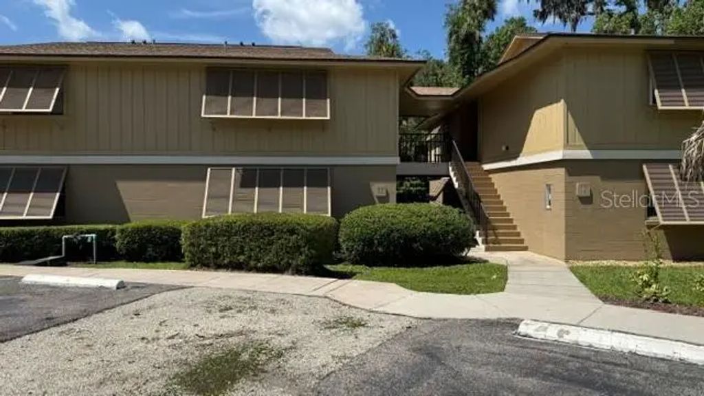 130 Jasmine Woods Court 8a, DELTONA