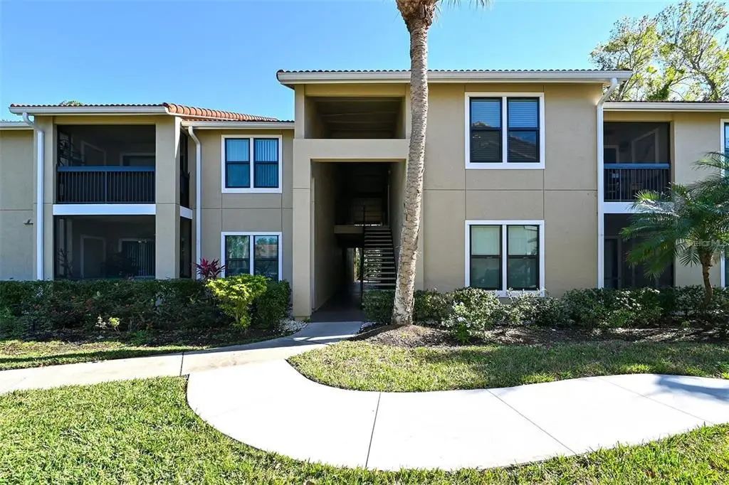 4002 Crockers Lake Boulevard 27, SARASOTA