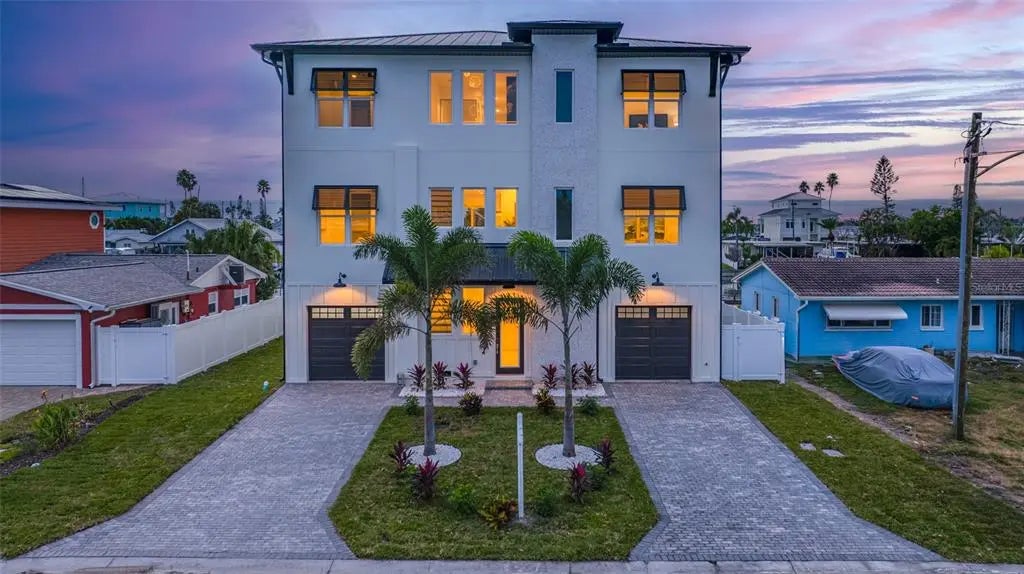 534 Crystal Drive, MADEIRA BEACH