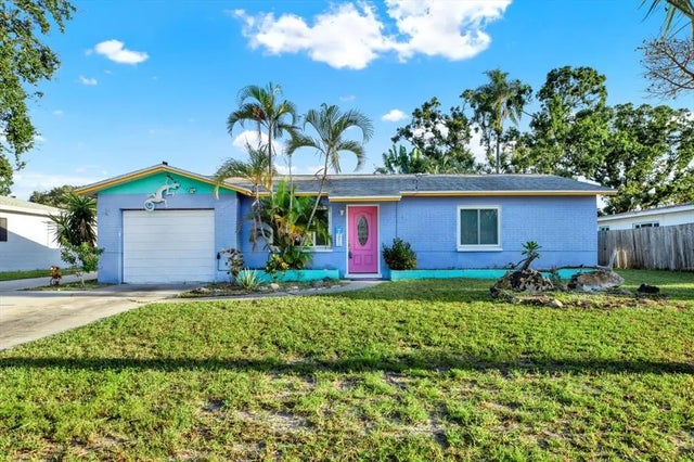 720 Orangeview Drive, LARGO