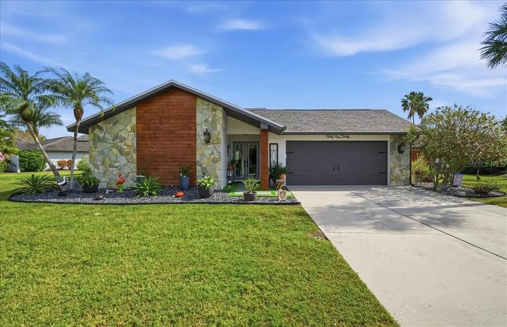 6530 Waterford Circle, SARASOTA