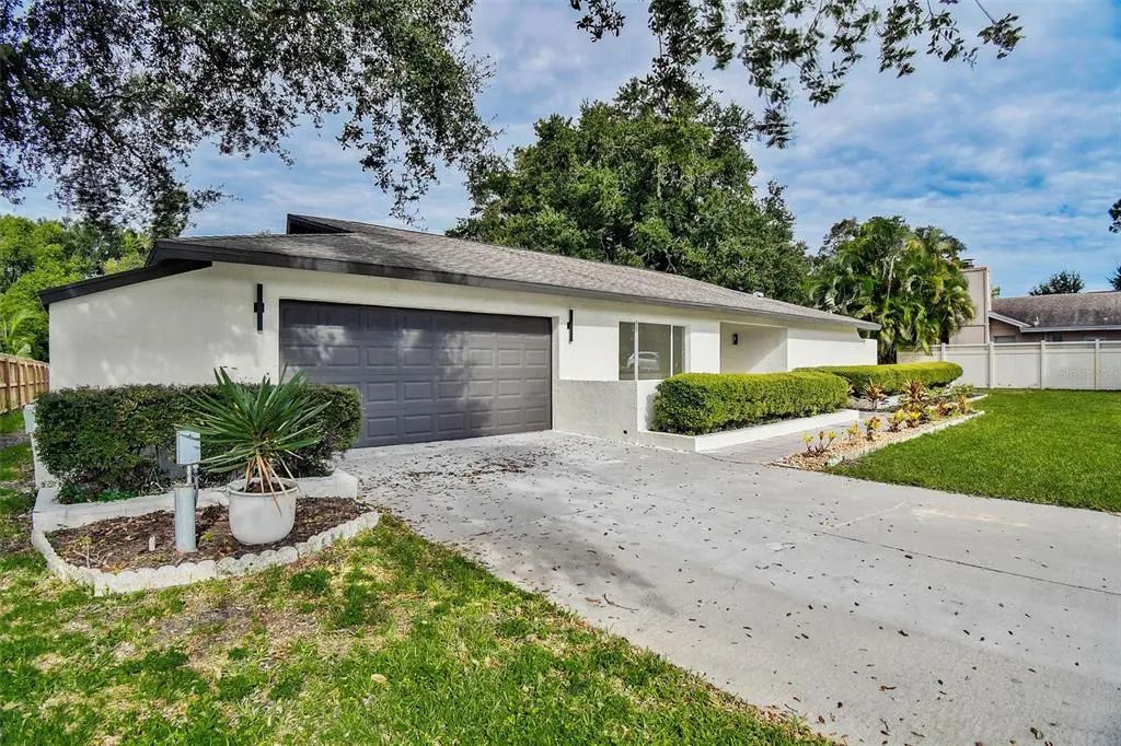 207 Dunbridge Drive, PALM HARBOR