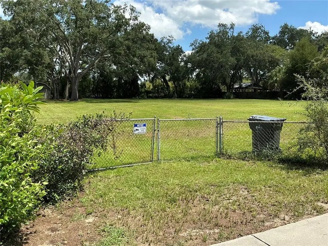 303 W 131st Avenue, TAMPA