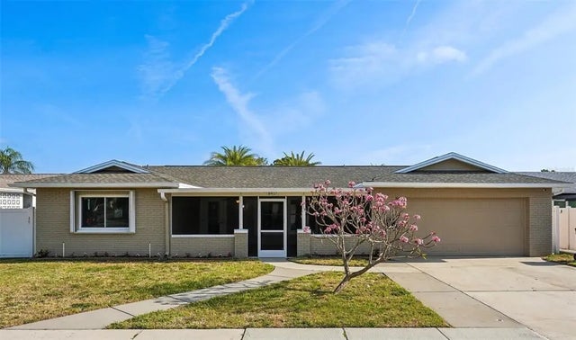 8417 Bay Pointe Drive, TAMPA