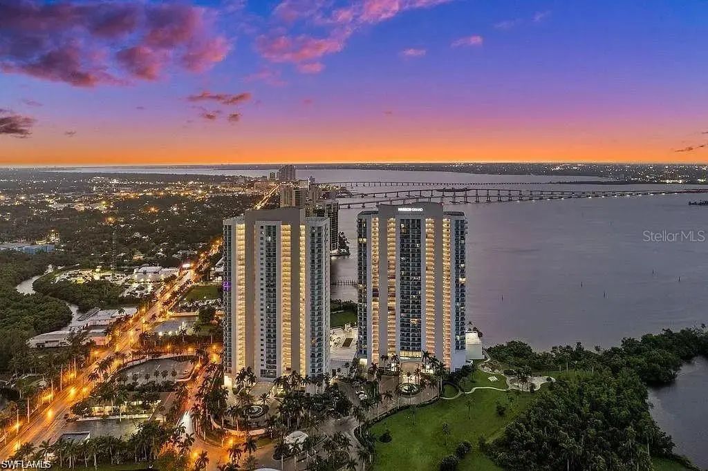 3000 Oasis Grand Boulevard 1002, FORT MYERS
