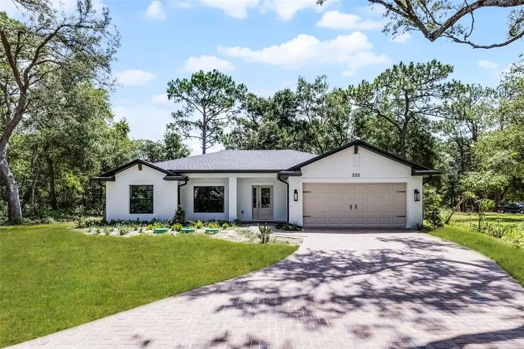 320 Kenora Drive, ORANGE CITY