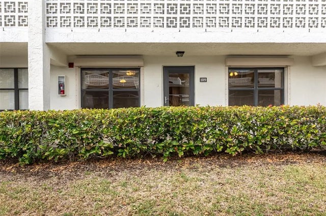 4910 Bay Street Ne 109, ST PETERSBURG