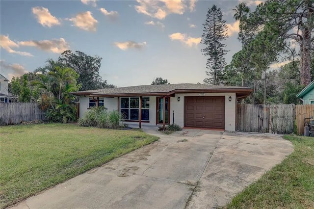 330 83rd Avenue Ne, ST PETERSBURG