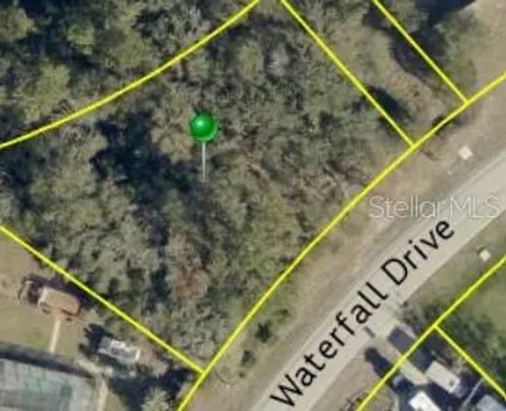 2185 Waterfall Drive, SPRING HILL