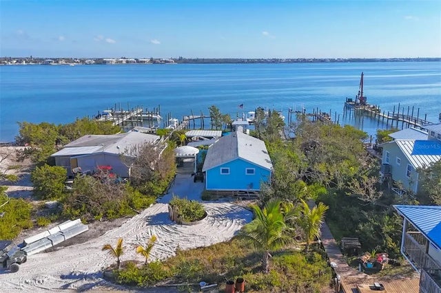 8888 Bay Street, PLACIDA