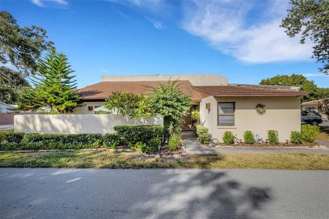 1880 N Crystal Lake Drive 26, LAKELAND