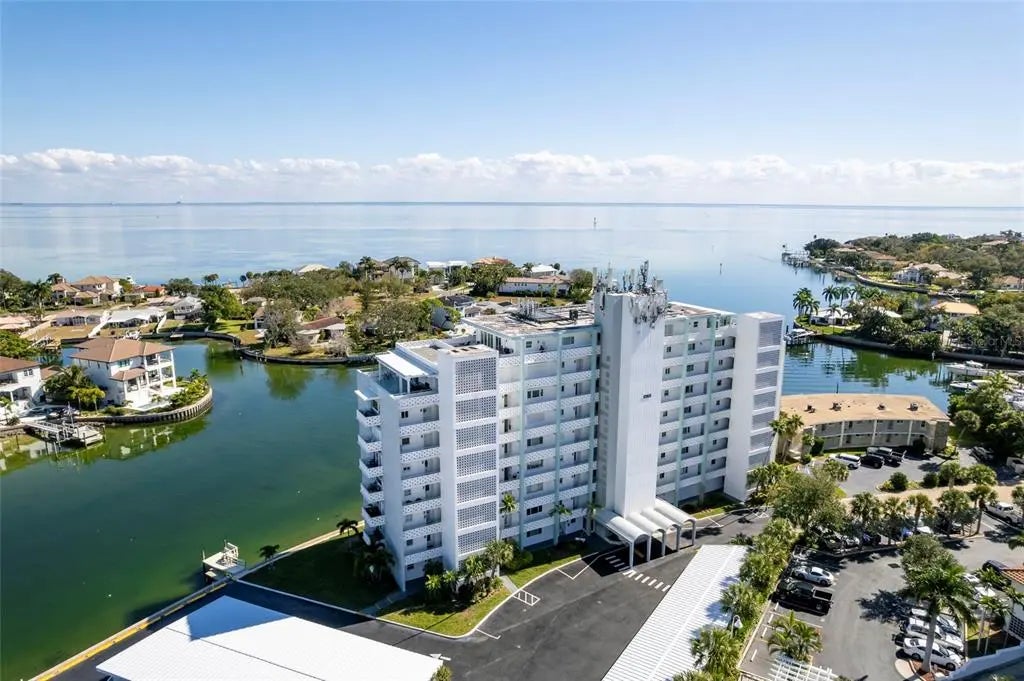 1365 Snell Isle Boulevard Ne 2b, ST PETERSBURG