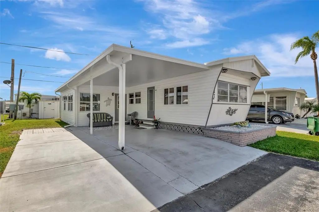 247 Palm Lane, PALMETTO