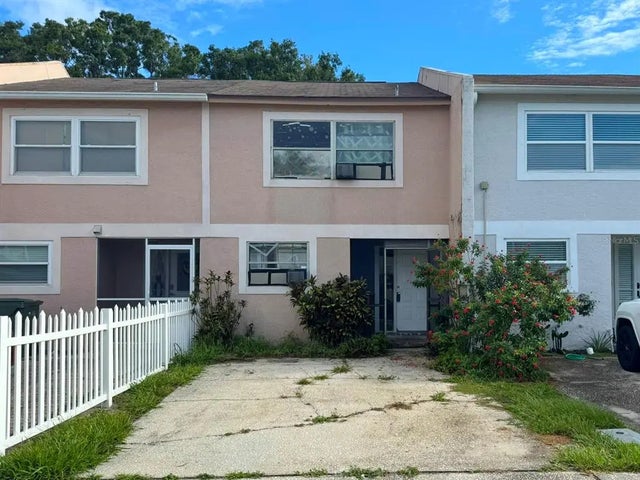2811 S Pines Drive 18, LARGO