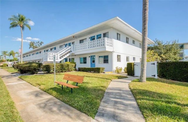 8555 N 112th Street 205, SEMINOLE