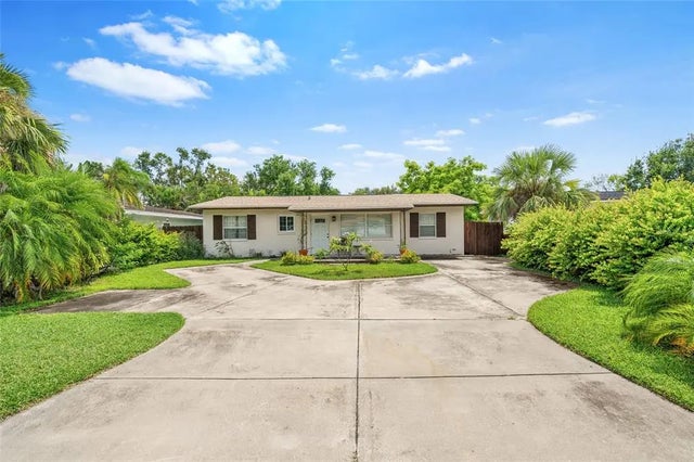 820 40th Avenue Ne, ST PETERSBURG