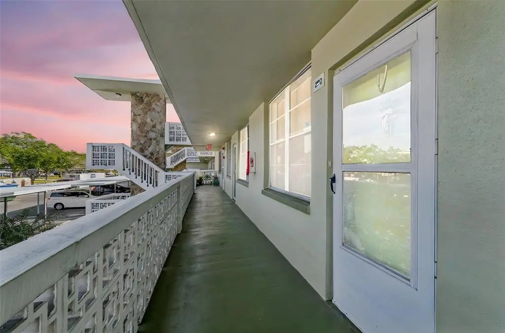 4885 1st Street Ne 203, ST PETERSBURG