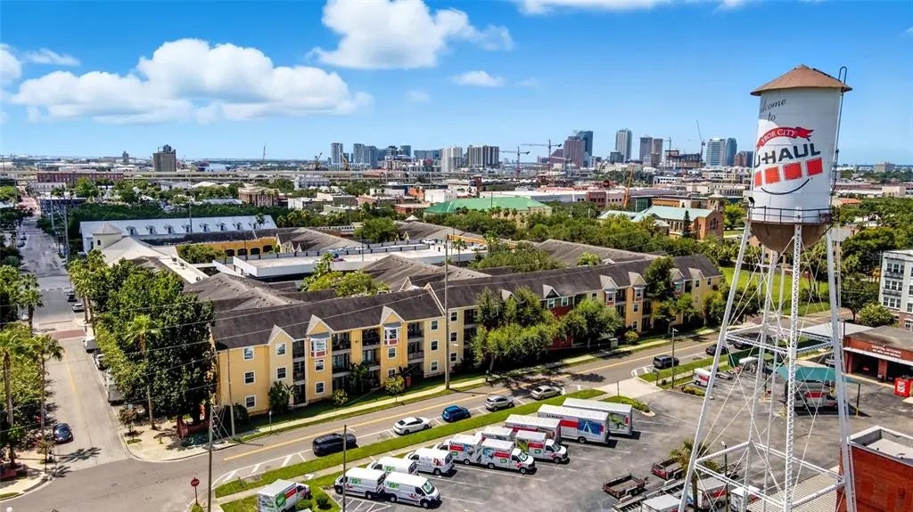 1910 E Palm Avenue 11105, TAMPA