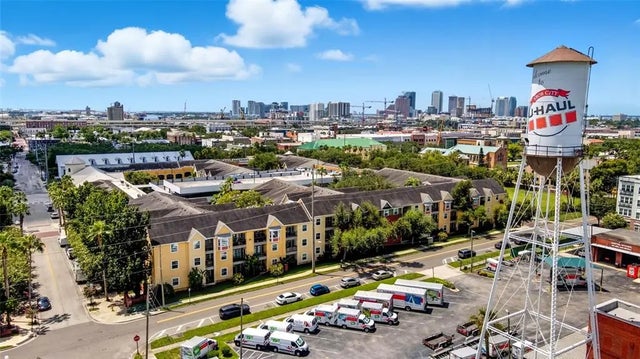 1910 E Palm Avenue 11105, TAMPA