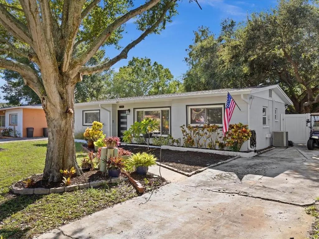 715 W Bayshore Drive, TARPON SPRINGS