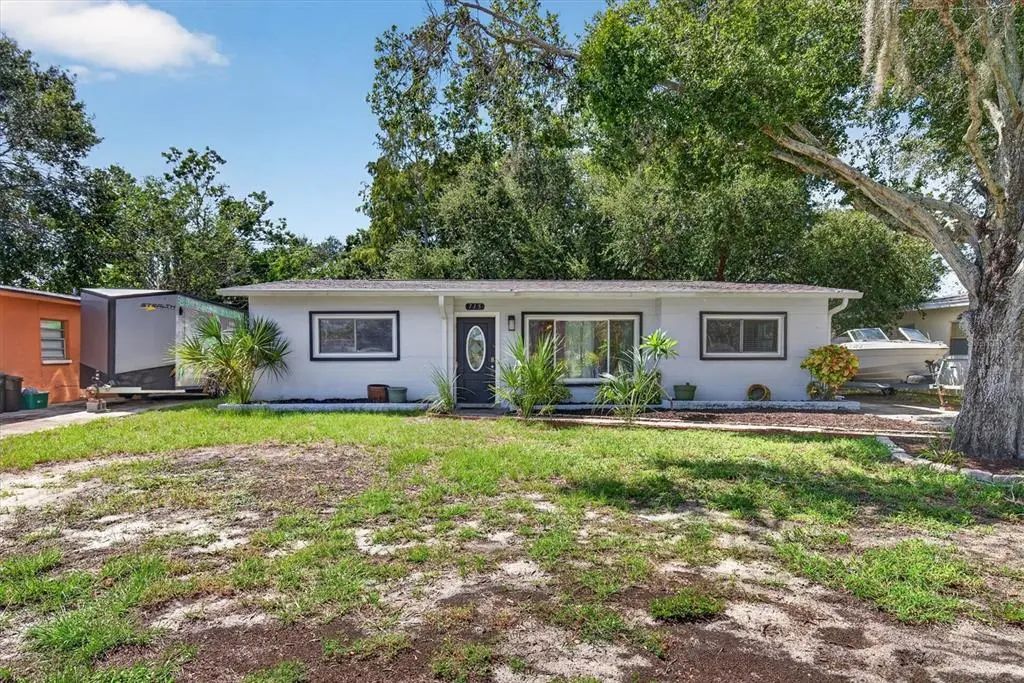 715 W Bayshore Drive, TARPON SPRINGS