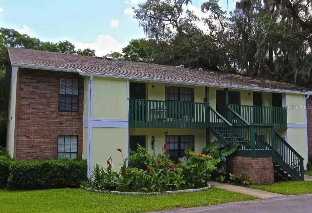 173 Hickory Street 15, BROOKSVILLE