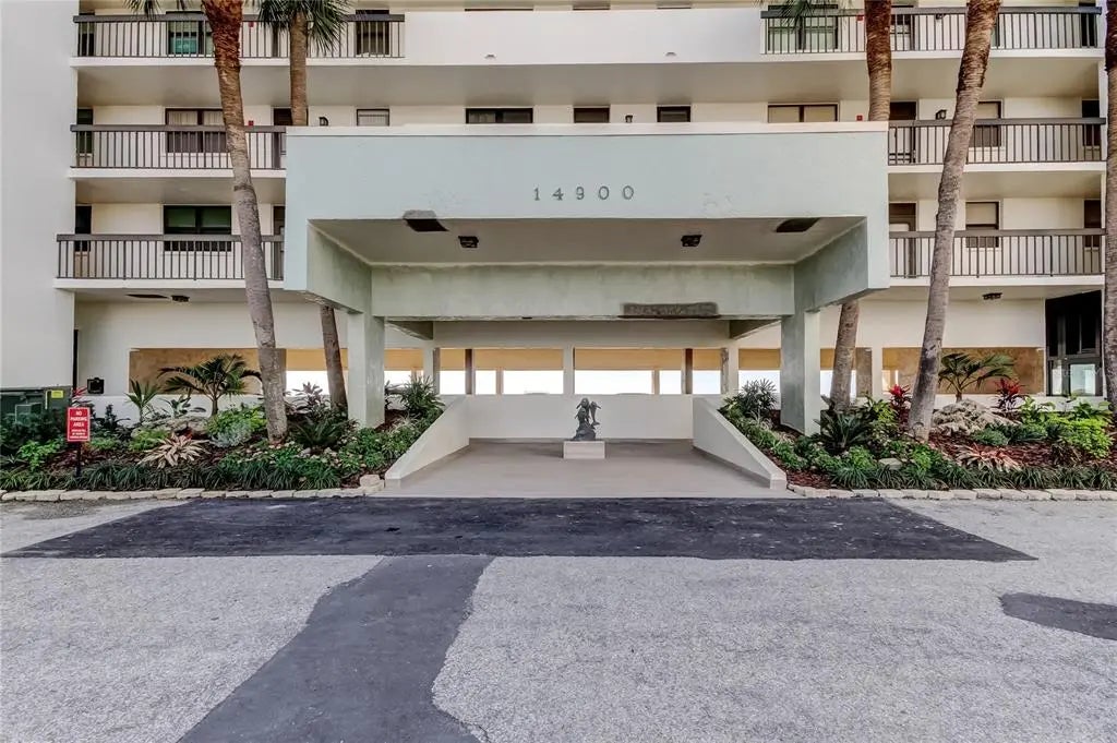 14900 Gulf Boulevard 206, MADEIRA BEACH