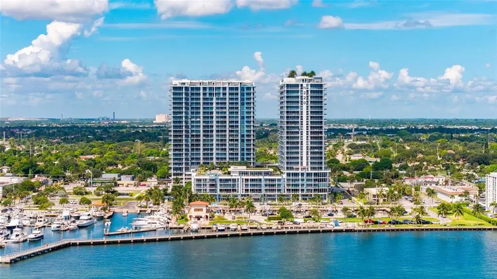 220 Lake Shore Drive 704, LAKE PARK