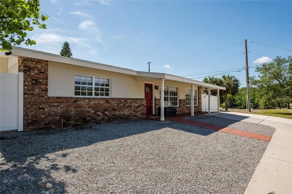 504 Omaha Street, PALM HARBOR