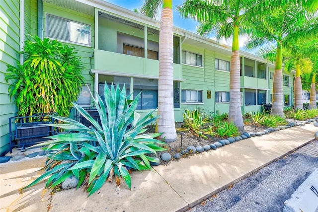 1329 Drew Street 4, CLEARWATER