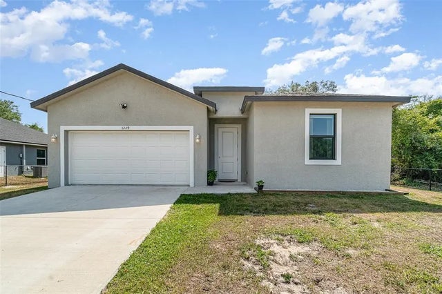 1229 Zinnia Loop, LABELLE