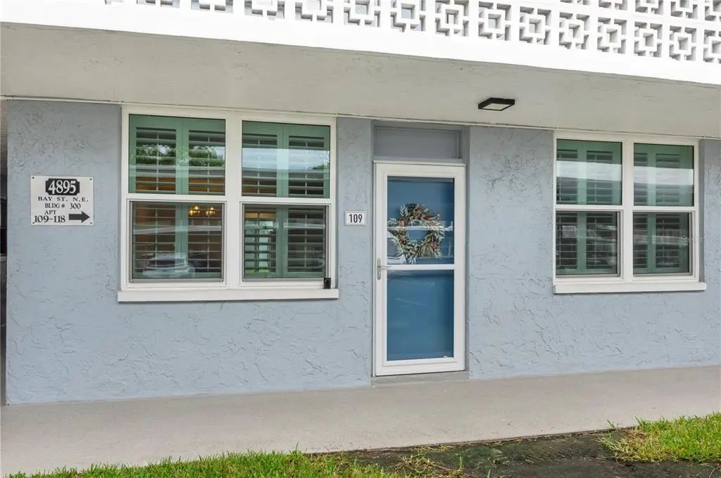 4895 Bay Street Ne 109, ST. PETERSBURG