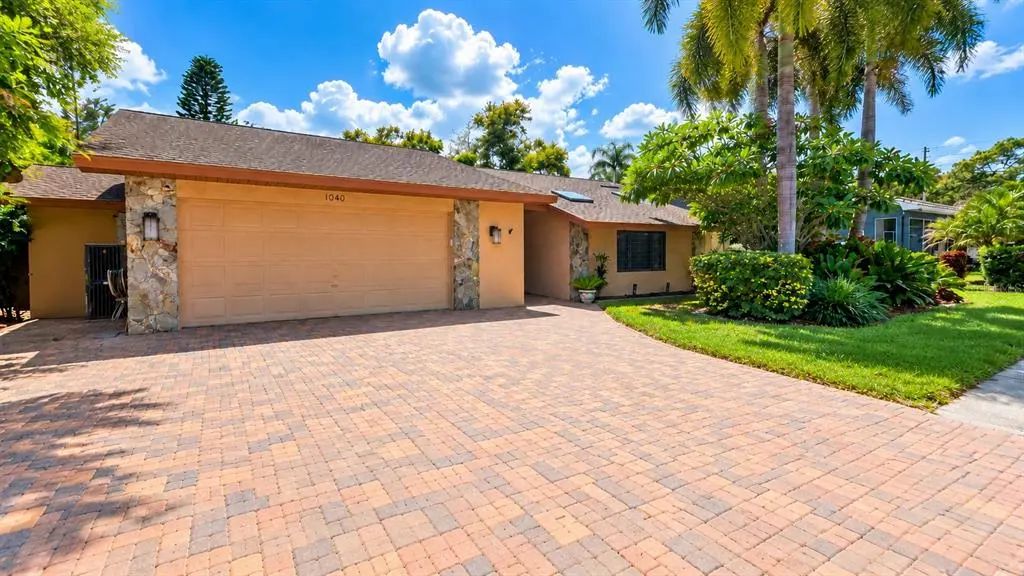 1040 Rosetree Ln, TARPON SPRINGS