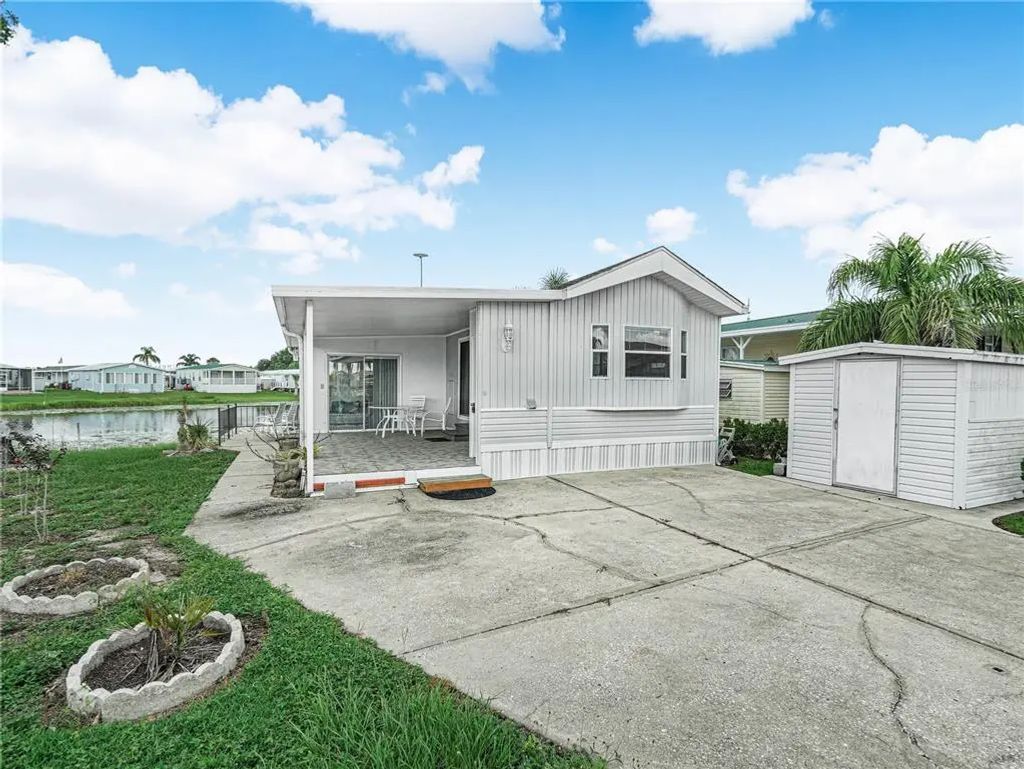 13 Red Quill Circle, LAKE WALES