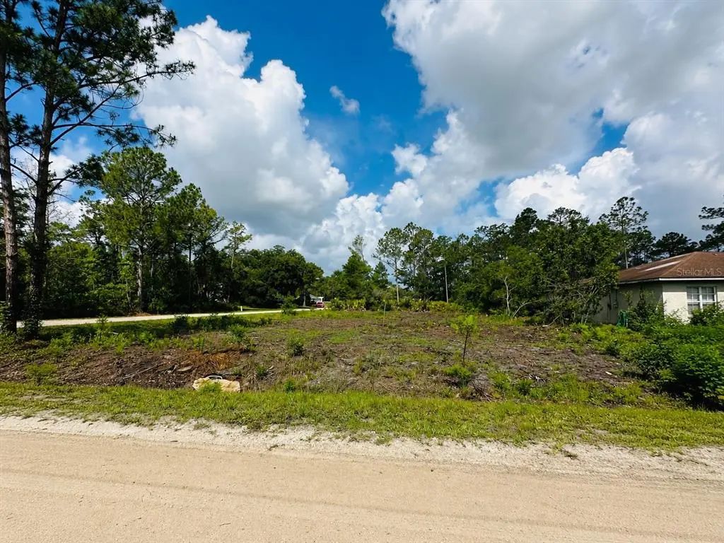 2873 Laurel Road, DELAND