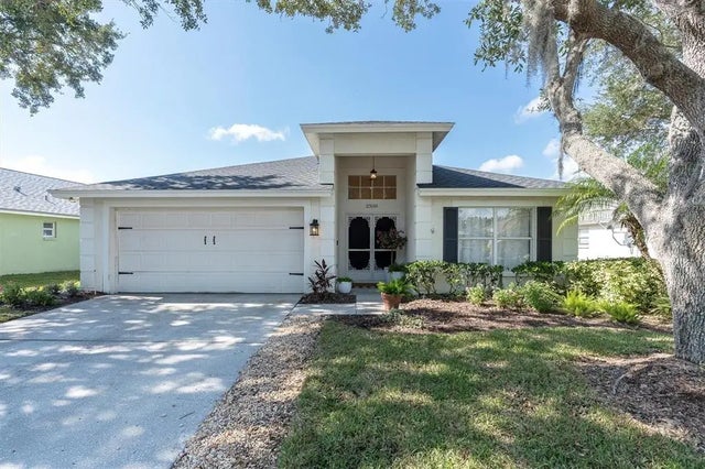 27610 Sky Lake Circle, WESLEY CHAPEL