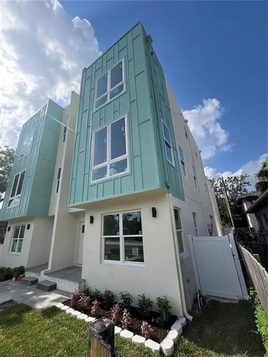 2142 5th Avenue N, ST PETERSBURG