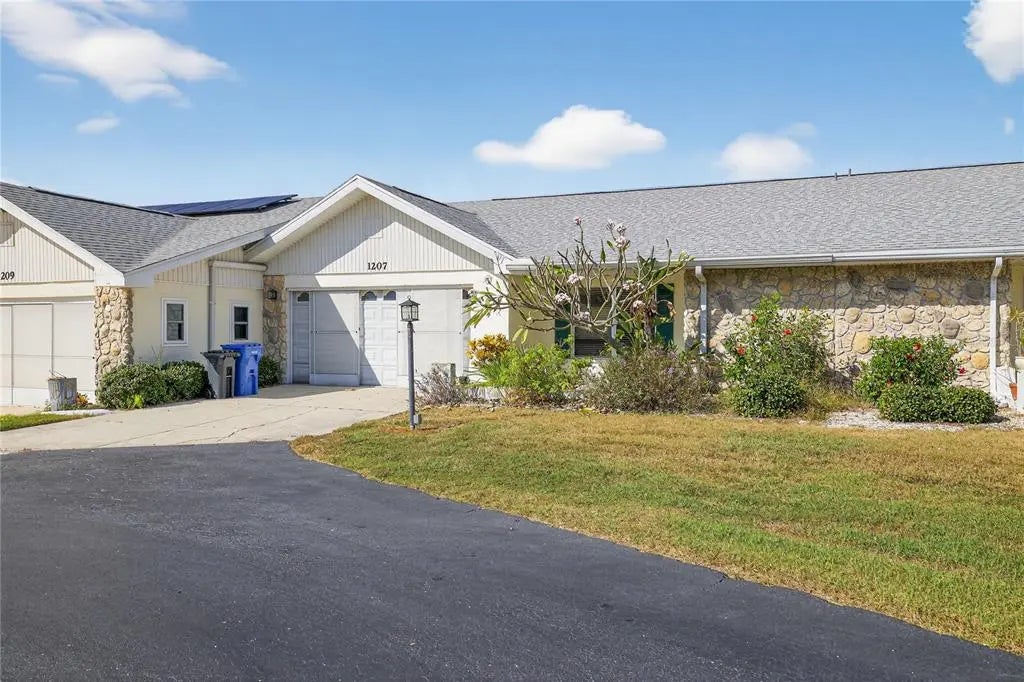 1207 Eastloch Court, SUN CITY CENTER