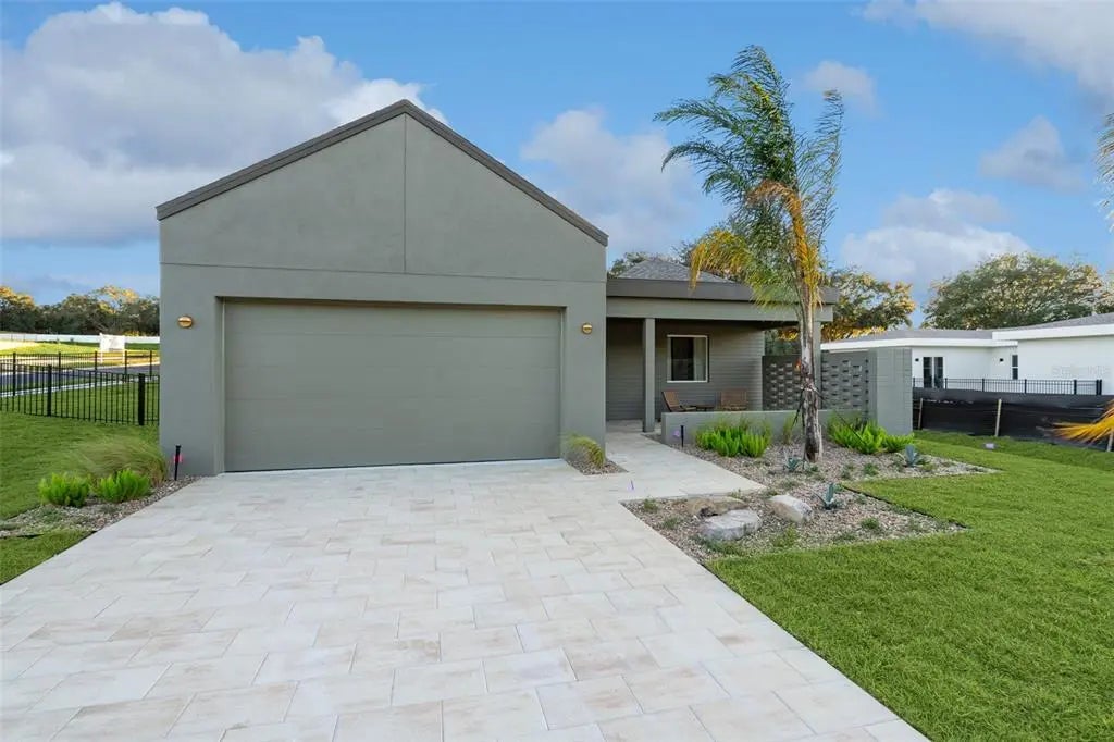 427 Skyfield Court, LADY LAKE