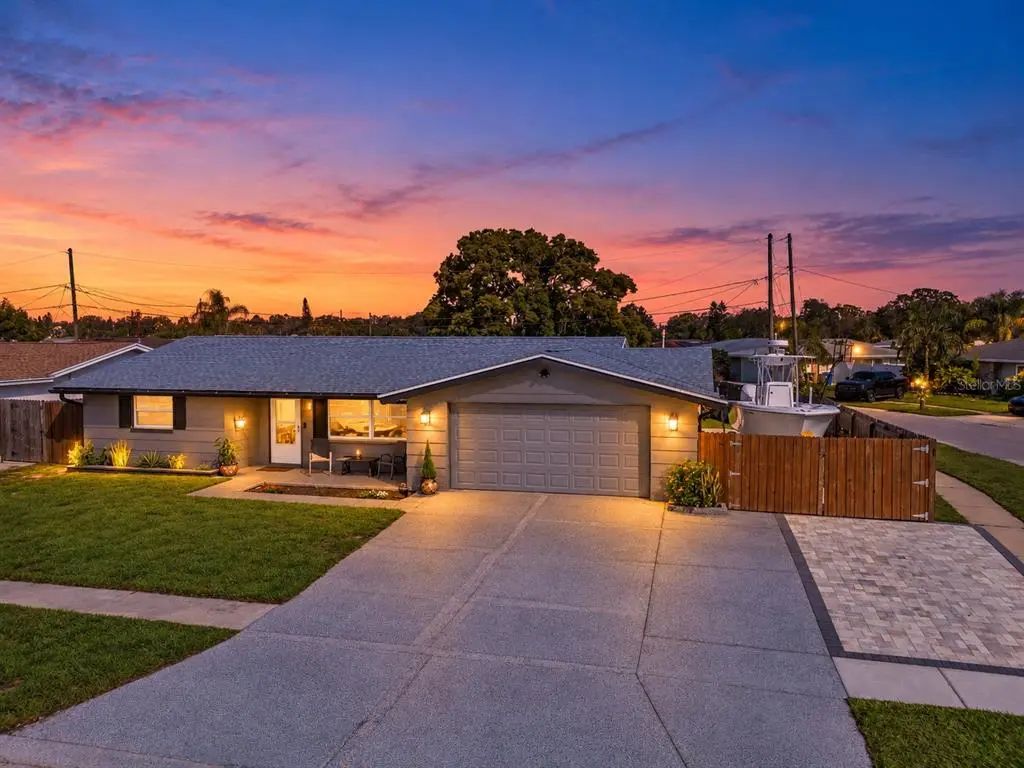 5735 Mosaic Drive, HOLIDAY