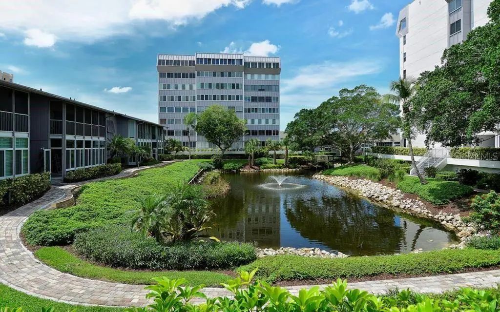 1125 W Peppertree Drive 102, SARASOTA