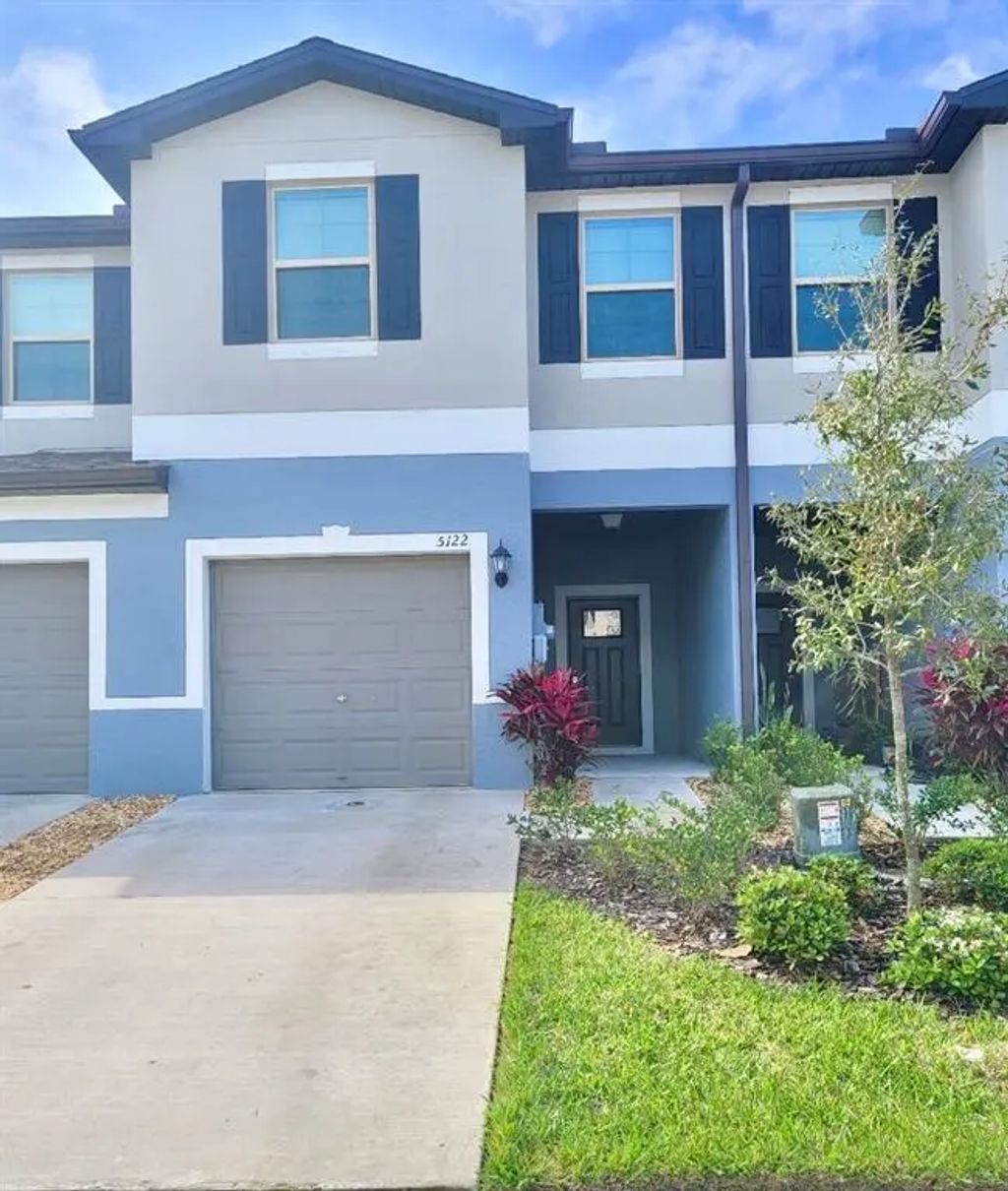 5122 Forum Boulevard, HOLIDAY